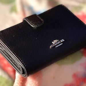 Coach Pebble Grain Wallet black and silver